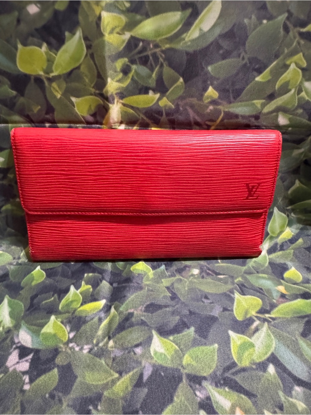 Louis Vuitton Red Epi Leather International Wallet